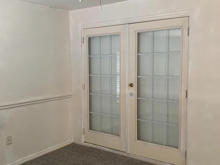 1044 Henson Ct — Photo 32