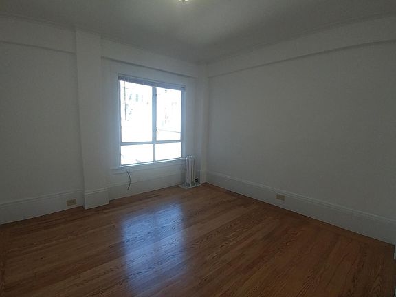 4th image of 1065 Bush St #203