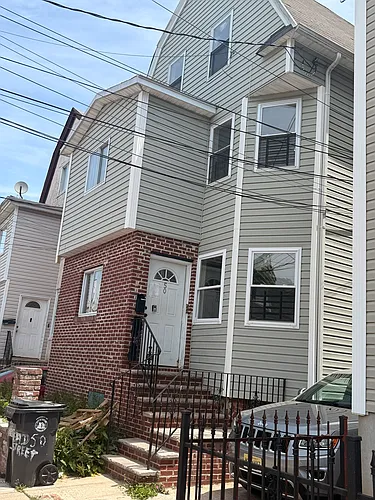 50 Halstead St Photo 1