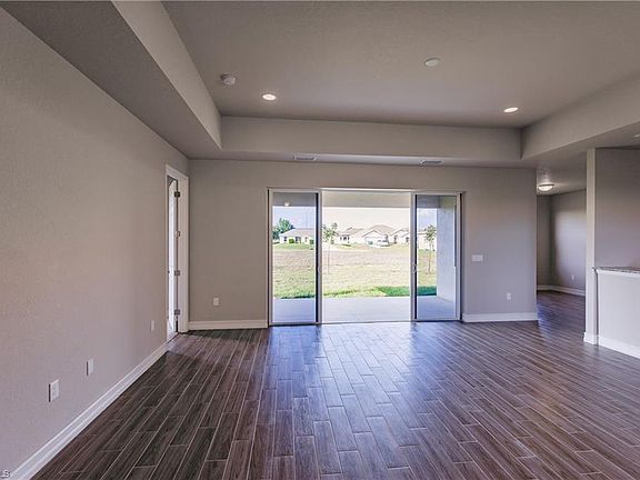 3rd image of 327 NE 22nd Ter