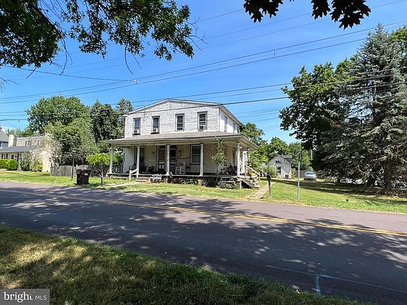 3rd image of 683 Garfield Ave