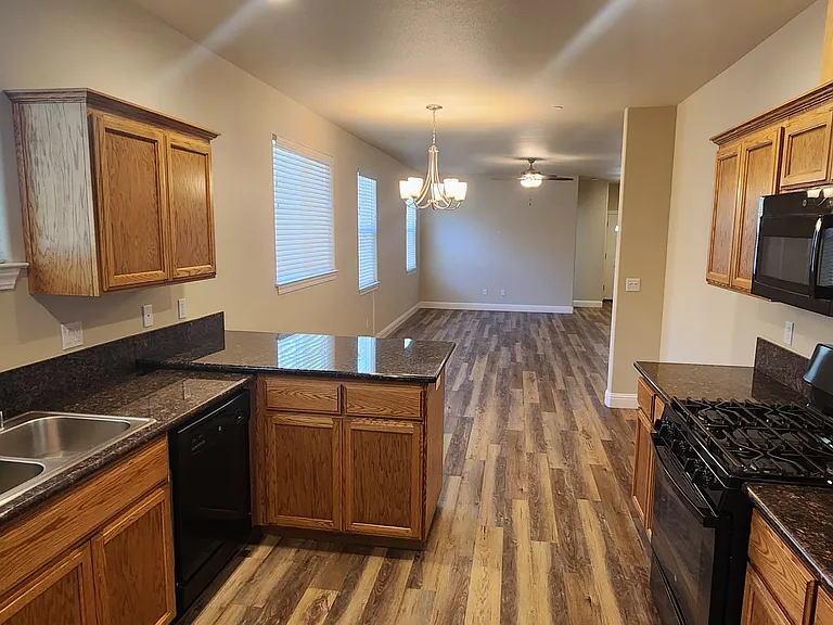 Lofty Oak Dr — Photo 4