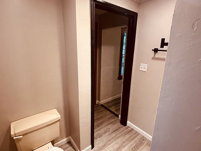 1805 W Adams St — Photo 12