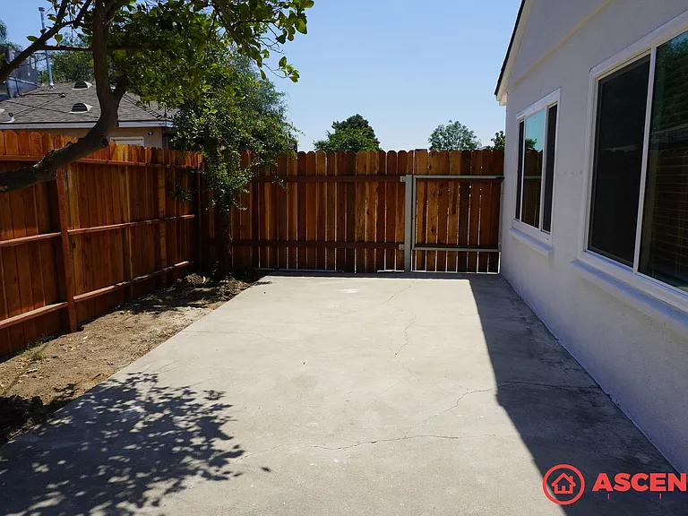 1916 Talisman Dr — Photo 15