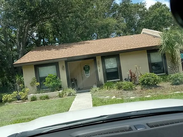 9820 87th St, Seminole, FL 33777