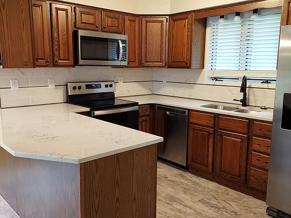 4th image of 1633 W 20th St