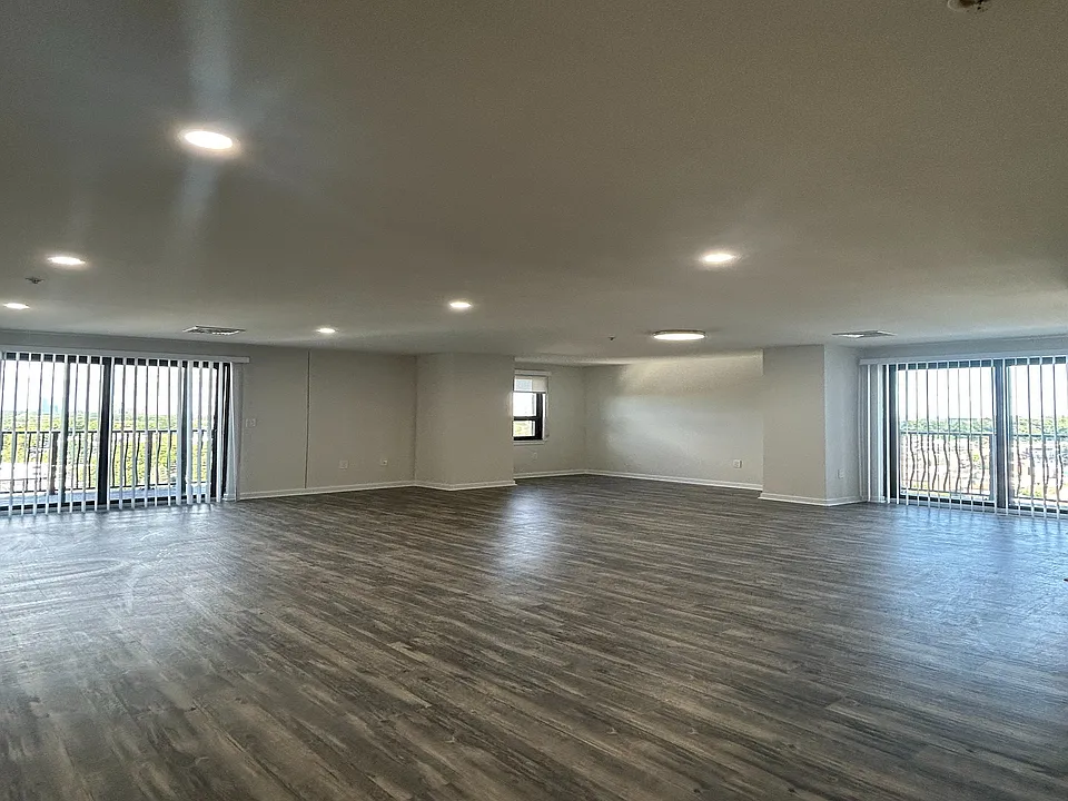 371 Bergen Boulevard
