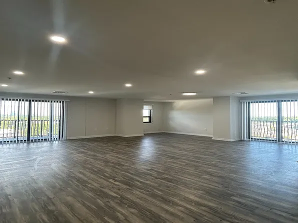 371 Bergen Boulevard