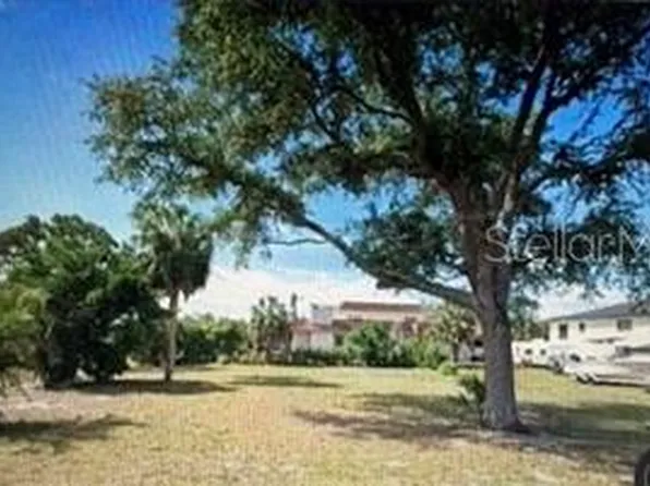 8003 22ave W, Bradenton, FL 34209
