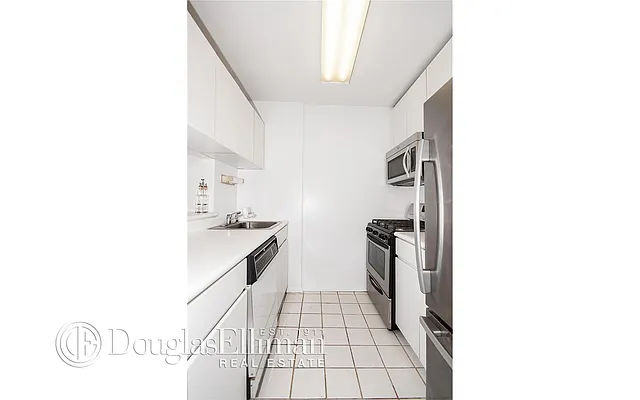 Rented by Douglas Elliman | media 54