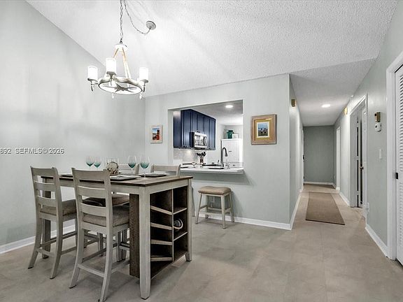 4th image of 280 Timber Lake Cir #201