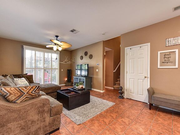 5th image of 2527 Huckleberry Cir