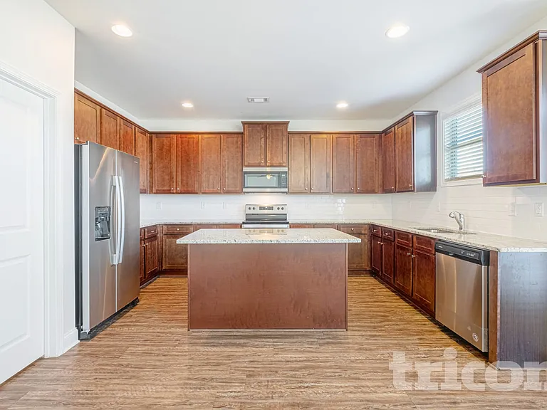 4035 Evelyn View Ct — Photo 14