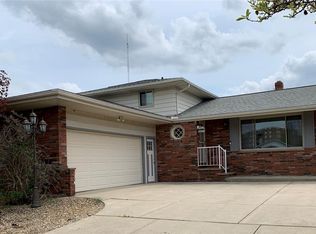 5523 Ralston Dr, Parma, OH 44129