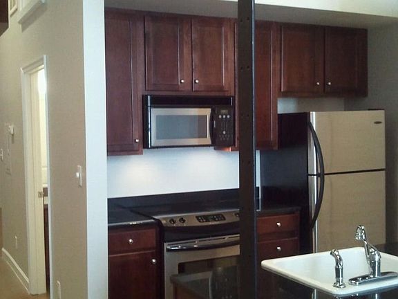 3rd image of 815 Porter St APT 201