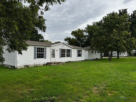 2nd image of 712 E Main St