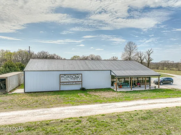 8637 Oxbow Ln, Neosho, MO 64850