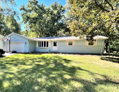 1605 Oakleaf Dr, Saint Anne, IL, 60964