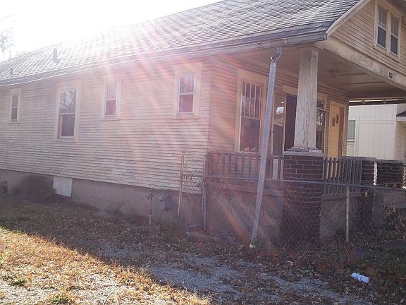 5th image of 1415 Wood Ave