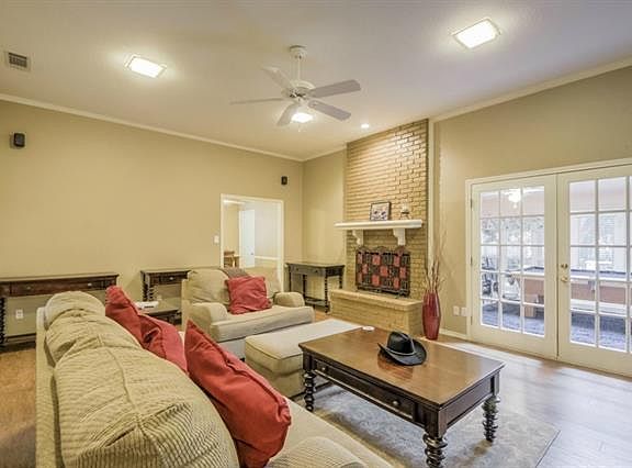 4th image of 532 Sellmeyer Ln