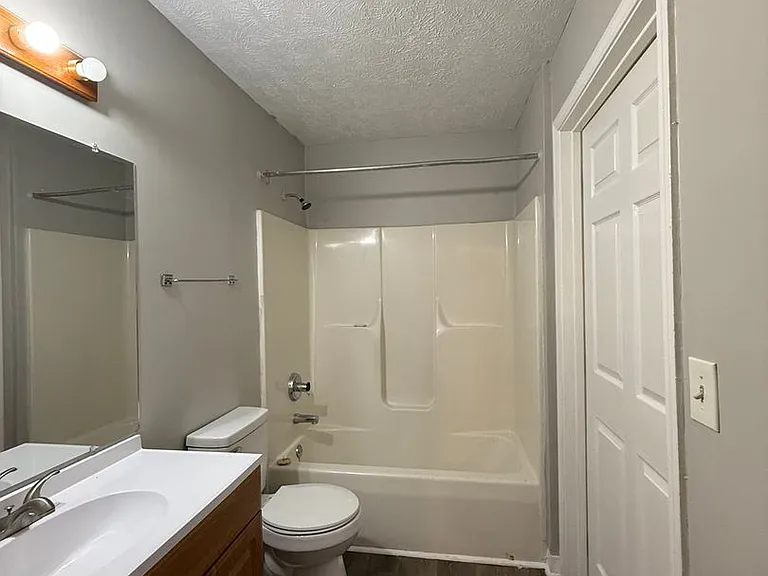 2708 Greenwood Ave — Photo 12