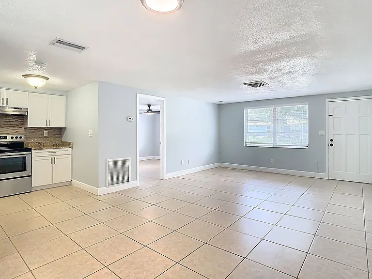 1525 Swordbill Dr — Photo 9