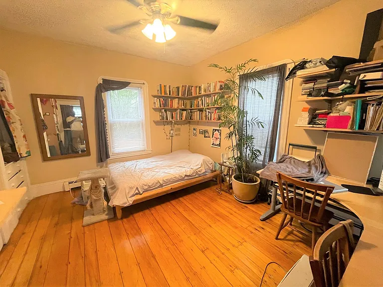 22 Dell St — Photo 4