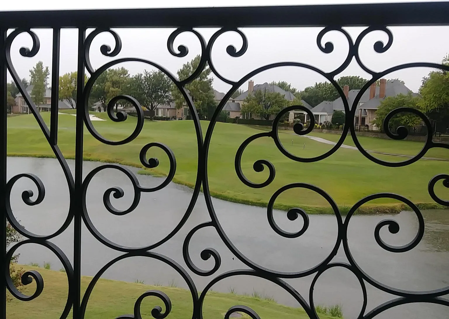 5 bed, 4114 sqft, $5,195 — Photo 3