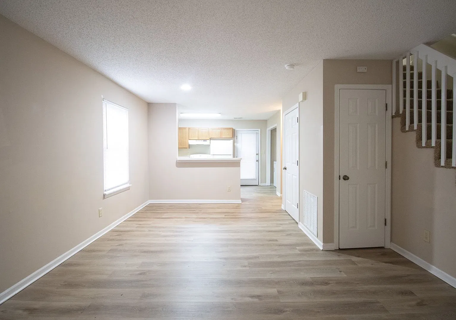 3713 - 3715 Pimlico Dr — Photo 3