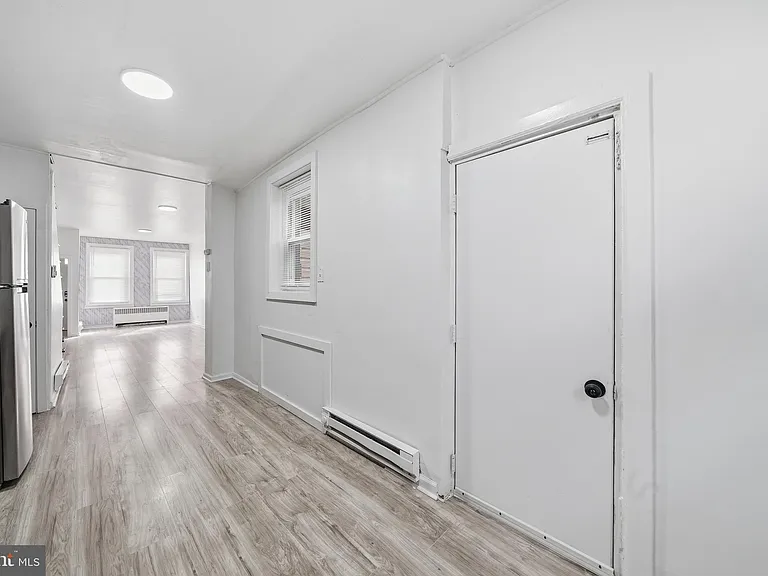 2062 E Stella St — Photo 8