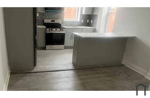 Building Photo - 206 60th St #A-1