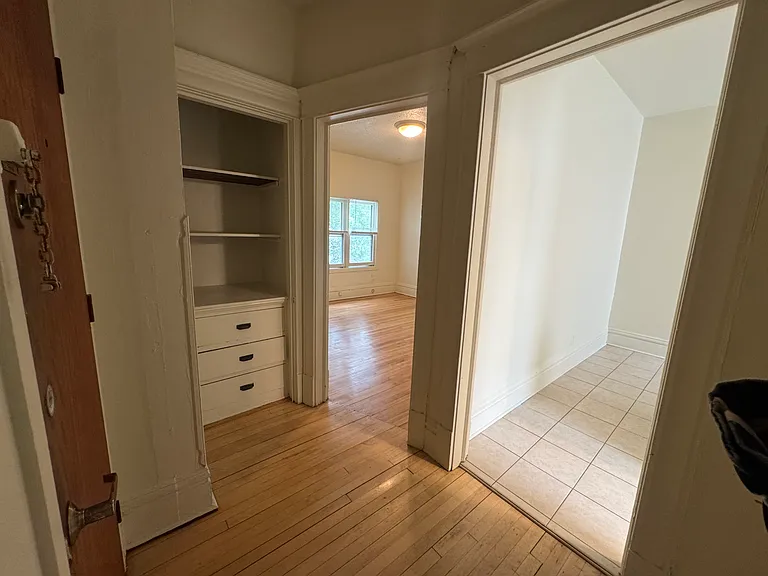 2604 Fremont Ave S #6 — Photo 4