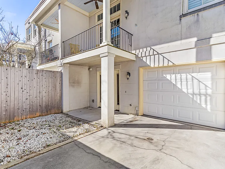 712 Barnard St — Photo 29
