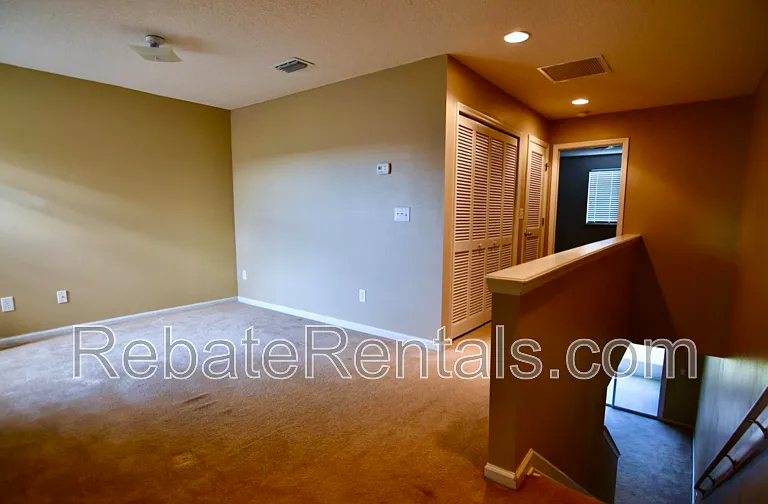 2379 Sunset Bluff Dr — Photo 4