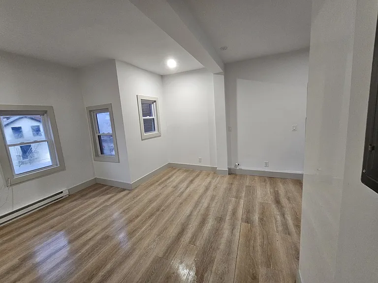 558 Main St #3C — Photo 5