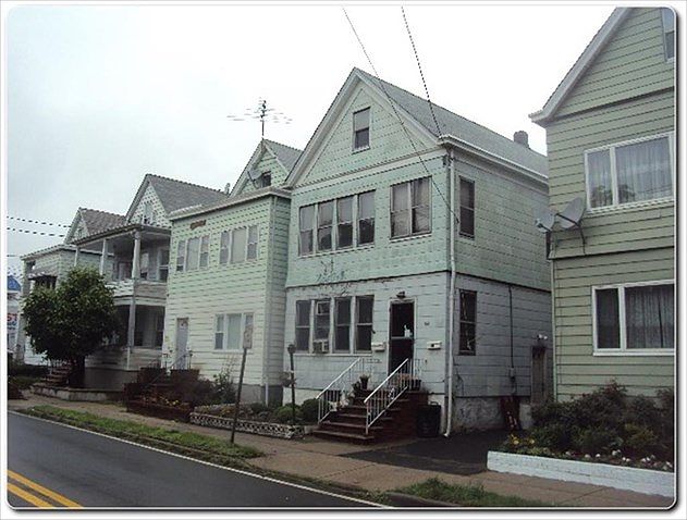 2nd image of 168 River Dr