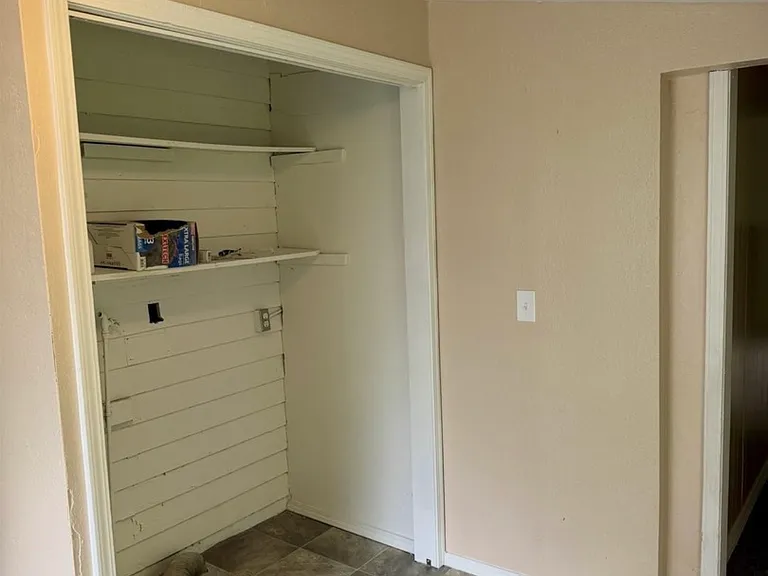 1412 W Cherry St — Photo 5