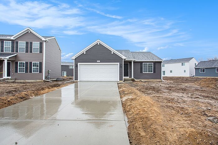 1st image of 2205 Macatawa Ln