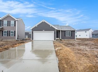 2205 Macatawa Ln, Waterford, MI 48327