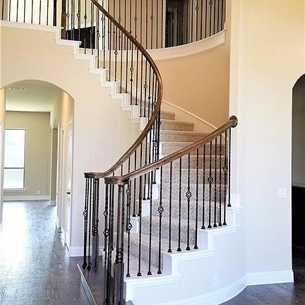 2nd image of 4402 Juniper Ln