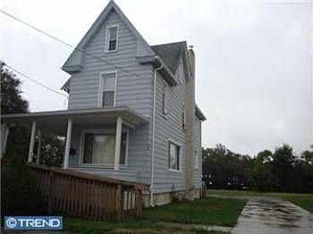 2nd image of 26 Roosevelt St