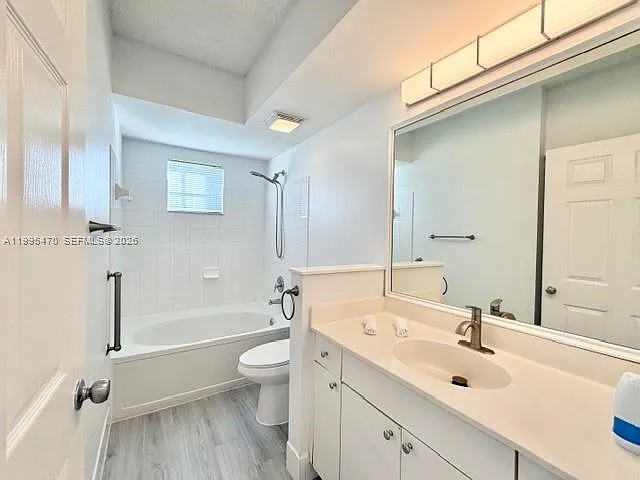 17100 N Bay Rd #1604 — Photo 22