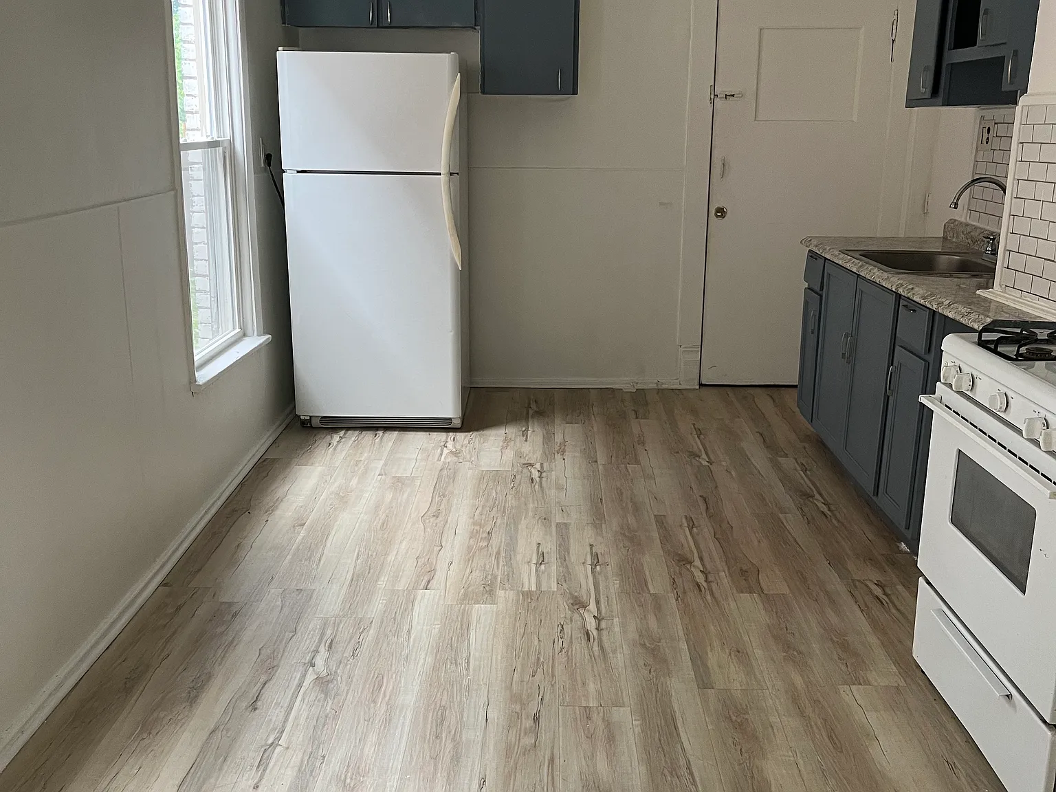 905 Nichols St — Photo 1