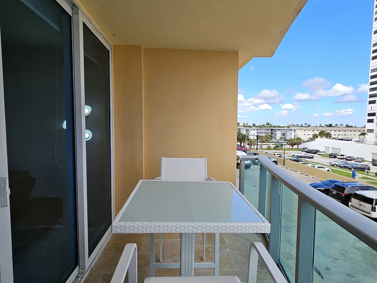 1 bed, 1.5 bath, 835 sqft, $3,800 — Photo 2