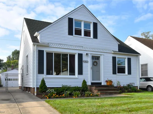 8901 Ansonia Ave, Brooklyn, OH 44144