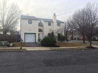 30 Fireside Ct, Matawan, NJ 07747