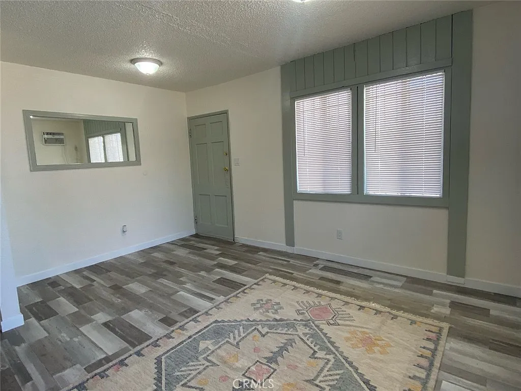2 bed, 1100 sqft, $1,975 — Photo 3