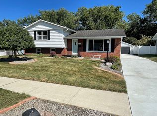 2428 Cahokia Dr, Springfield, IL 62702
