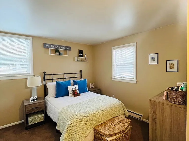 Beautifully Remodeled 2BR home in great neighborhood (Guilderland Schools) — Photo 4