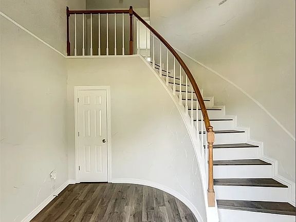 4th image of 74411 Lochwood Ct